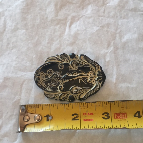 Retro pin - Picture 3 of 3